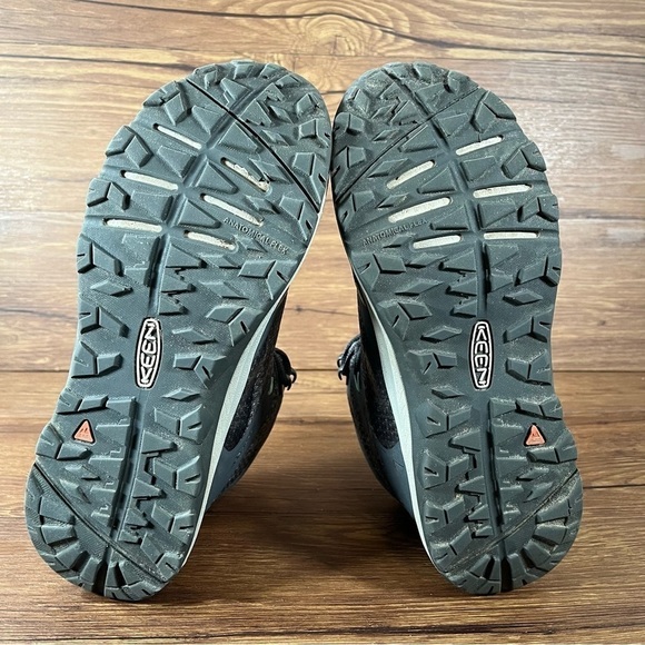 Keen Gray Ankle Boots for Women - Picture 8 of 10